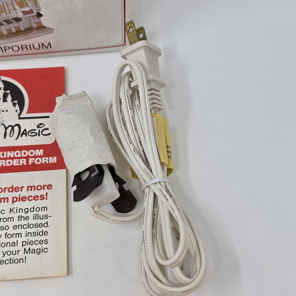 Vintage Sears 1988 Disney Magic Kingdom Collection ~ Main Street Emporium #30703 - Picture 4 of 16